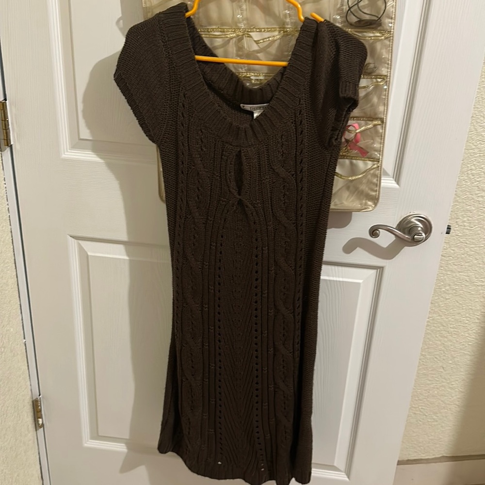 Brown short sleeve crochet dress